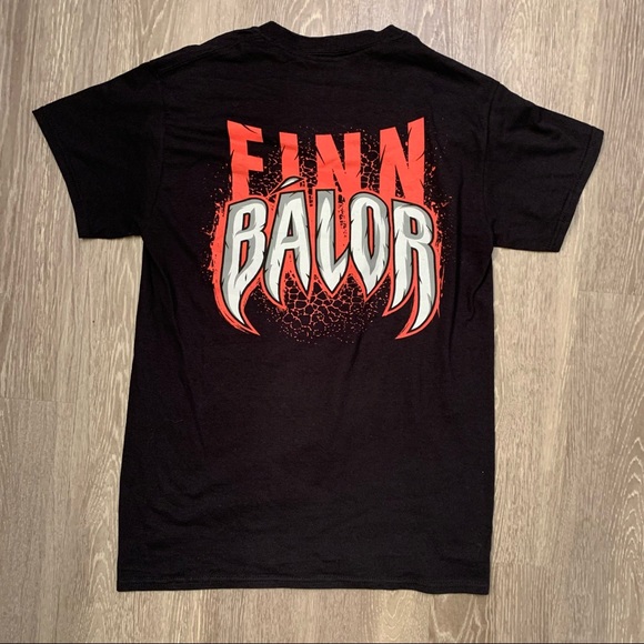 Finn Balor Stare Irish Demon 2017 WWE Official T-Shirt Men’s Size Small - Picture 4 of 5